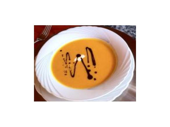 Weltbeste Kürbissuppe mit Möhren und frischem Ingwer