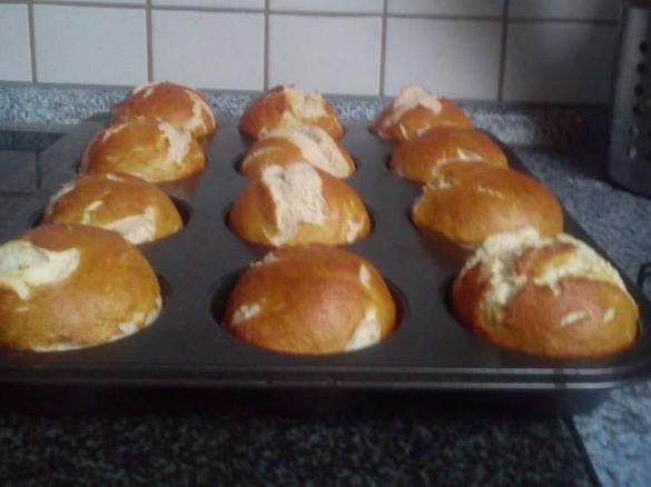 Laugen-Muffins (Variation von Laugenbreze, Laugenstange, Laugenbrötchen)