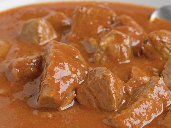 Gulasch mit Rahmsoße