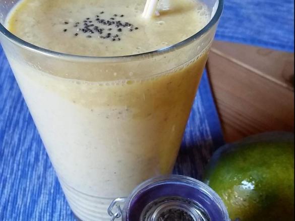Mango-Orangen Smoothie mit Chia