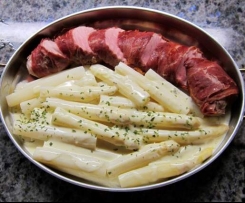 Schweinefilet im Schinkenmantel mit Spargel an Frischkäsesauce