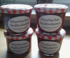 Variation von Rhabarbermarmelade Multivitamin