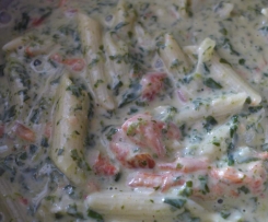 Penne in Gorgonzola-Spinat-Soße