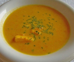 Kürbuissuppe mit Lachs