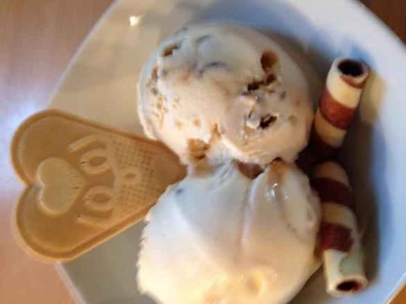 Maple-Walnut Eiscreme