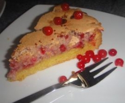 Johannisbeerkuchen mit Nuss-Baiser
