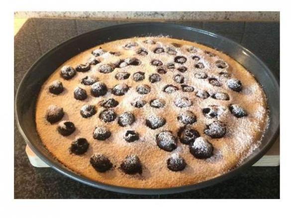 Backofen Pfannkuchen mit Kirschen