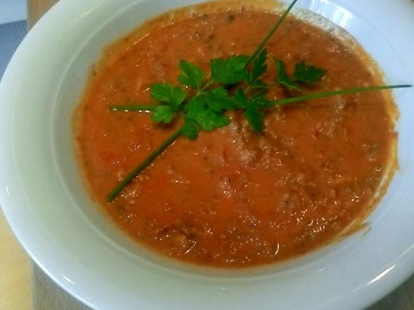 Gemüse-Käsesuppe mit Hack