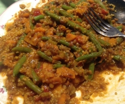 Mittagessen mit Bohnen, Hirse und Tomaten-Sellerie-Linsen-Soße vegan-veggie-fitness