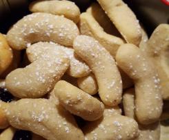 Vanillekipferl mit Mandeln