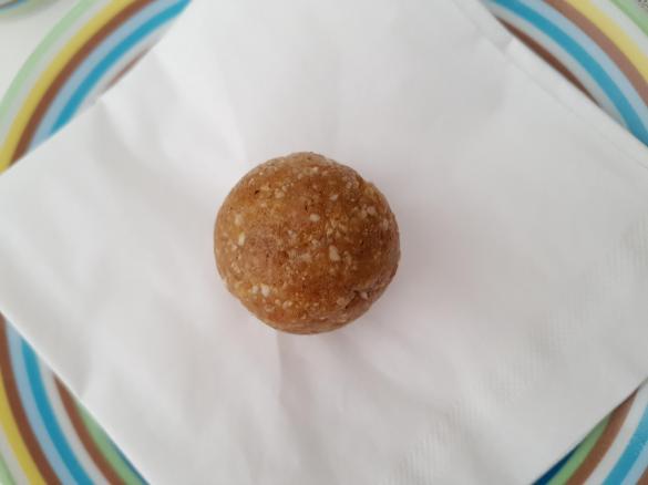 Schnelle Nusskugeln / Energiebällchen