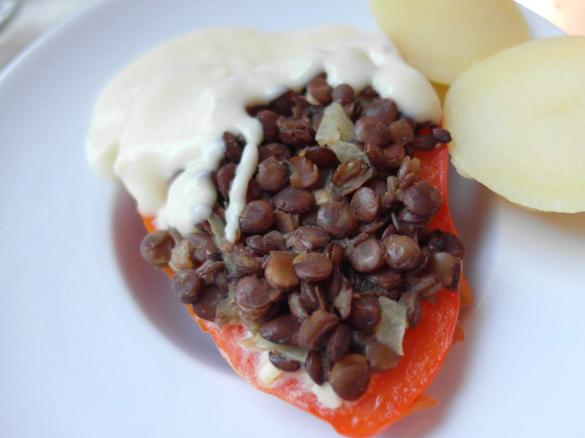 Gefüllte Paprikaschote mit Linsen