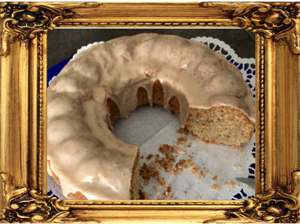 Nusskuchen mit Sahne zubereitet