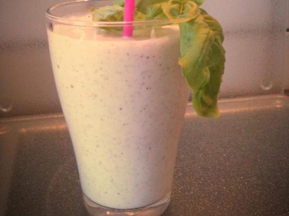 Variation von Bananenshake/Bananenmilch mit Haselnüssen 