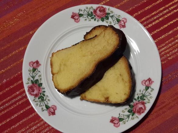 Gugelhupf Eierlilörkuchen