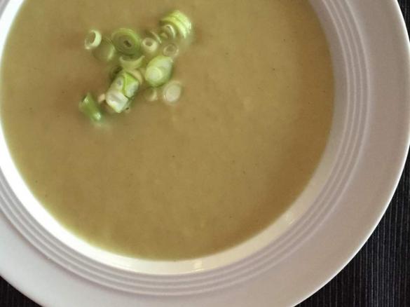 Kartoffel-Lauch-Suppe mit Kokosmilch