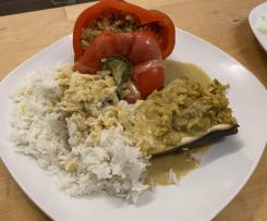 gefüllte Paprika mit Currysauce - vegan
