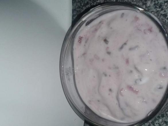 Bananen-Sauerkirsch-Quark-Creme-Dessert