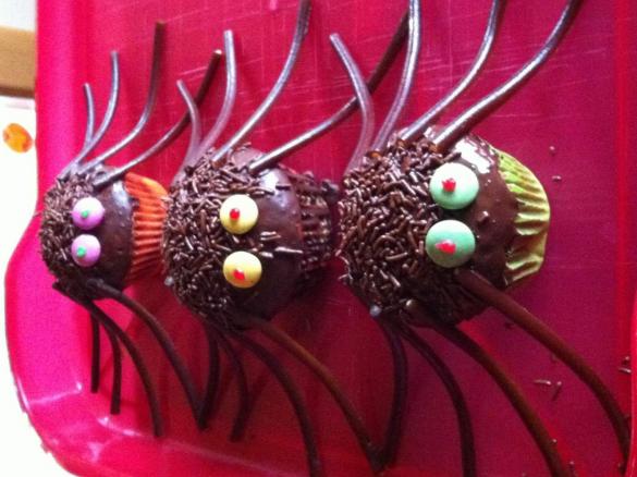 Spinnenmuffins für Halloween