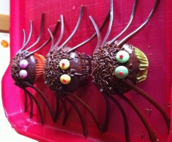 Spinnenmuffins für Halloween