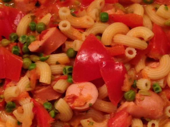 Nudeltopf mit Würstchen (ww)