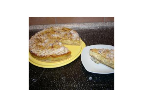 Apfelkuchen mit Hefeboden und Butterstreusel