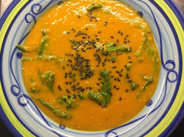 Aprikosen-Linsensuppe