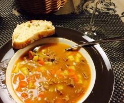 Variation von Gulaschsuppe à la Susi