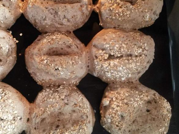 Dunkle Brötchen "Kerstins Beste" glutenfrei - vegan