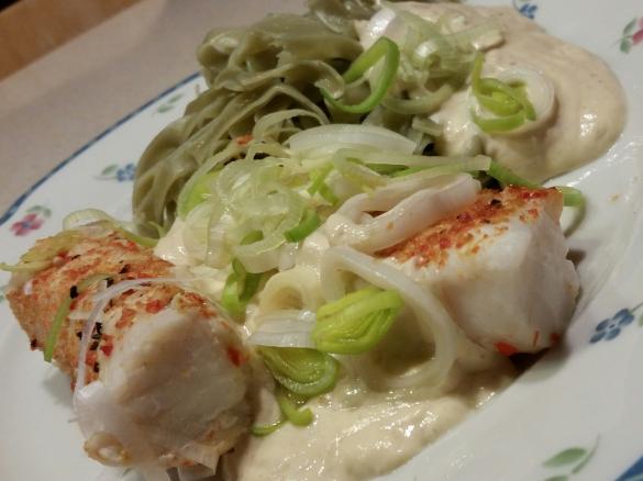 Kabeljau mit Senfsoße und Bandnudeln