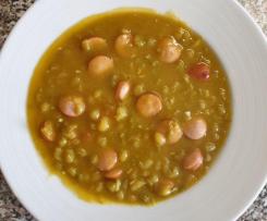 Erbsensuppe mit Würstchen - ala Oma