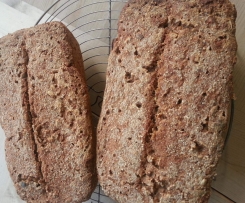 Vollkornbrot mit Sauerteig