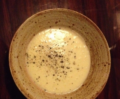 Getrüffeltes Kartoffelschaumsüppchen