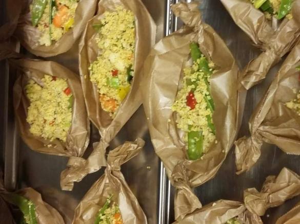 Lachsfilet im Couscousgemüsebett