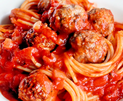 Hackbällchen in Tomatensauce