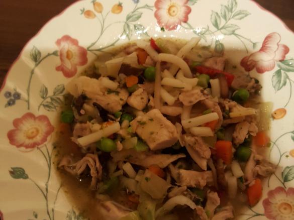 Hühnersuppe asiatische Art