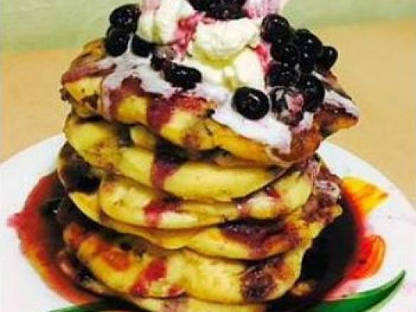 Amerikanische  Pancakes mit Blaubeeren