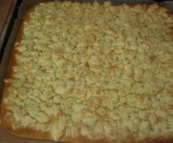 Streuselkuchen mit Hefeteig