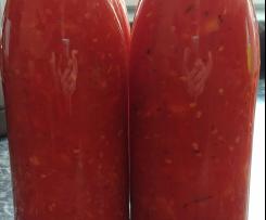 Tomatensoße eingekocht