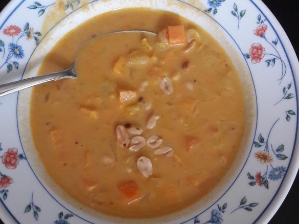 Südafrikanische Erdnusssuppe