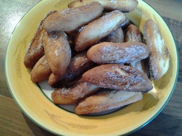 Südbadisches Faschingsgebäck; Fasnachtsschenkeli