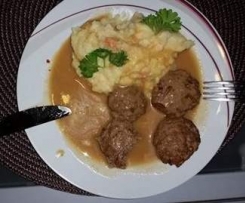 Kartoffel-Gemüse-Püree mit Frikadellen...