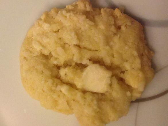 White Chocolate Chip Macadamia Cookies