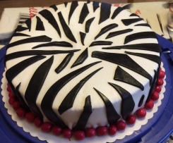 Zebratorte mit Deko Fondant