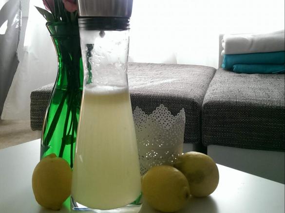 Zitronenlimonade