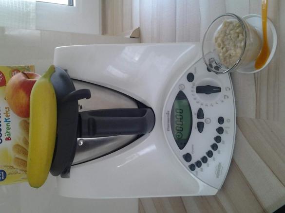 Apfel Bananen Brei mit Keks