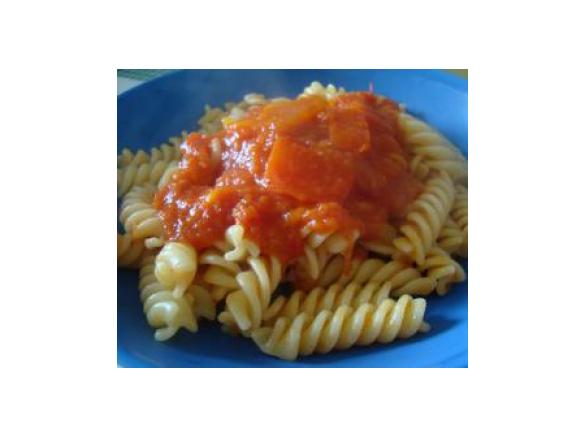 Tomatensoße mit Paprika fùr Nudeln