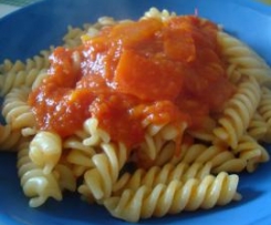 Tomatensoße mit Paprika fùr Nudeln