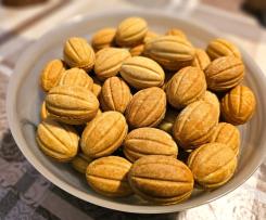 Zaubernüsse - Oreschki - Russisches Kleingebäck mit Karamellfüllung