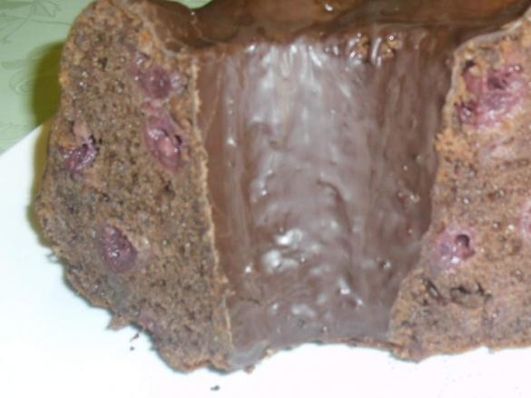 Saftiger Schoko-Kirsch-Napfkuchen